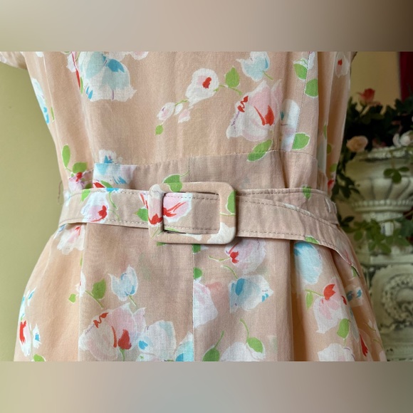 Vintage Floral Dress with Belt - Picture 6 of 9